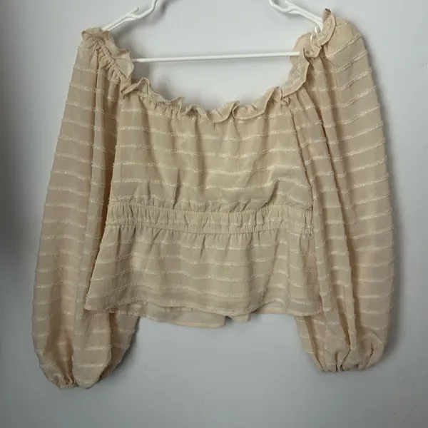 ASTR The Label Off The Shoulder Blouse Sz M Puff Sleeves Shimmer Peplum Top - Image 4