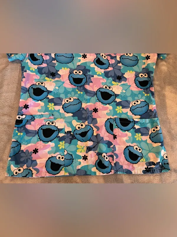 Sesame Street Women’s Cookie Monster Print Scrub Top - Blue Multi Size Small - Image 4