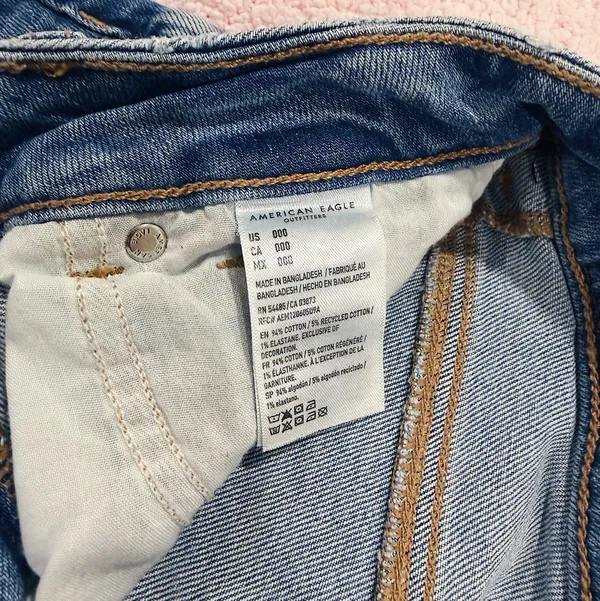 American Eagle High-Waisted Denim Shorts - Image 6
