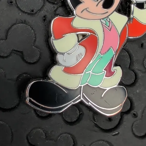 Disney parks Classics Christmas collection Santa Mickey w/ present trading pin - Image 2