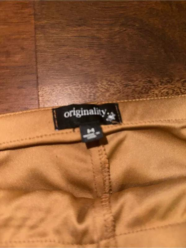 NWT Originality Brown Faux Suede Mini Skort in Size Medium - Image 5