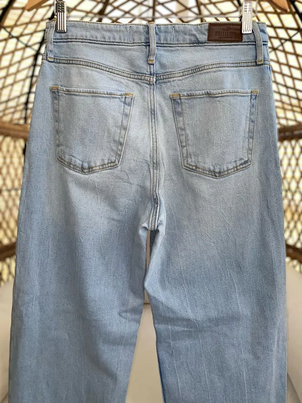 Hollister Light Wash Ultra High Rise Cuffed Dad Jeans Size 9R W29 - Image 7