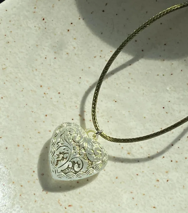 Handmade whimsical vintage style heart necklace🩵 - Image 4