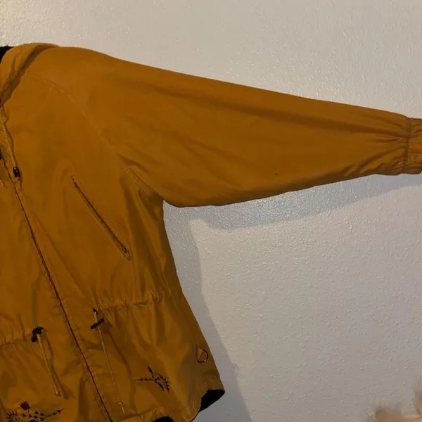 The-north-face Women's Yellow and Orange Jacket - Image 3