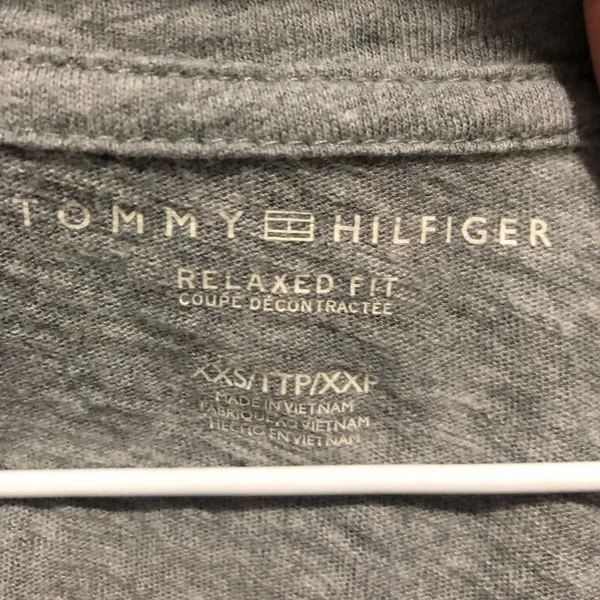 Tommy Hilfiger Gray Crop Top with Pink Accents - Image 4