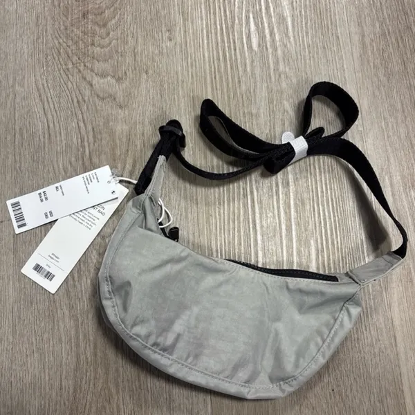 Baggu Mini Crescent Crossbody Bag Gray Nylon Adjustable Strap NWT - Image 2
