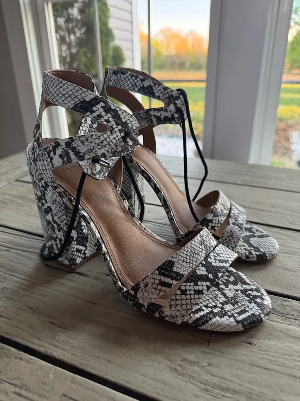 Gianni Bini snakeskin sandals featuring a block heel and ankle strap - Image 4
