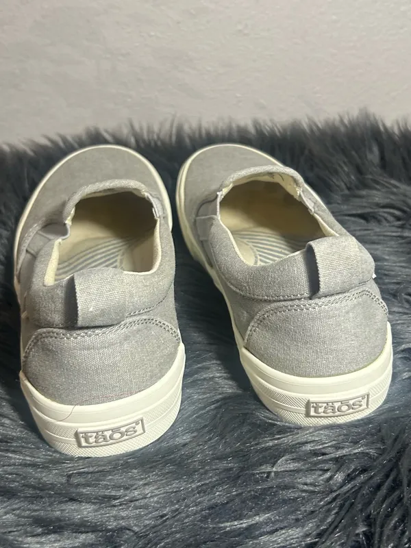 Taos Footwear is TAOS RUBBER SOUL Slip-On Canvas Sneaker Light Gray Size 7 - Image 7