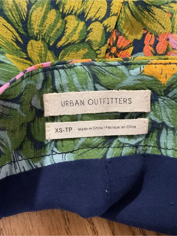 Urban Outfitters Skylar Floral Flare Pant Womens Size XS - Image 6