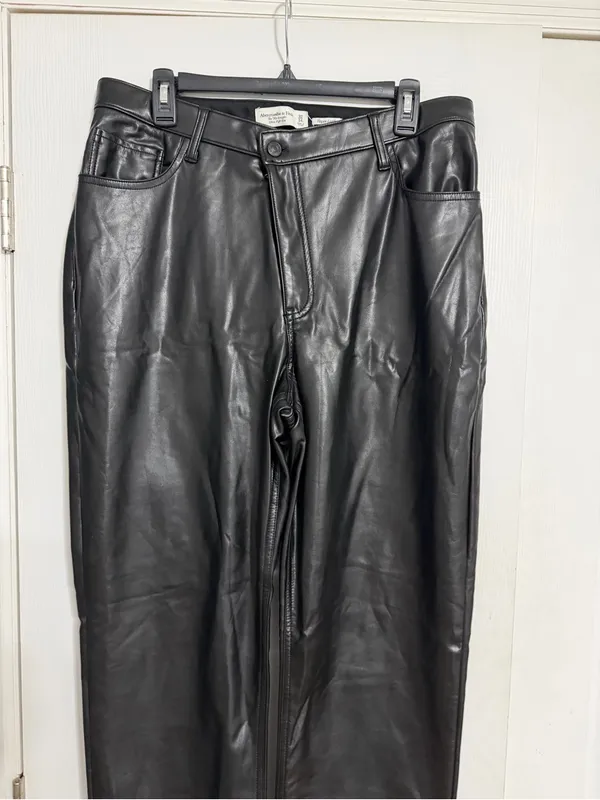 Abercrombie & fitch the 90’s straight ultra high-rise vegan leather size 32 14 - Image 4
