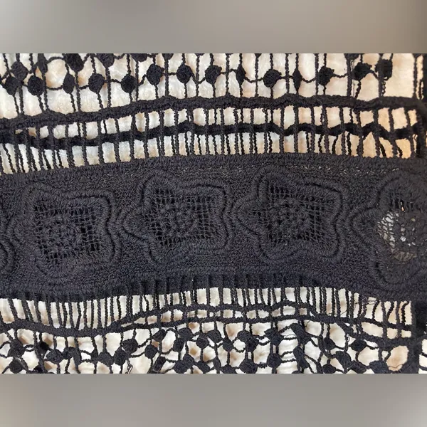 Elegant Women’s Y2K Black Crochet Top Size‎ S/M - Image 3