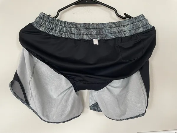 Lululemon Hotty Hot Low Rise Short 4" Dimensional Icing Blue Multi Black Size8 - Image 9