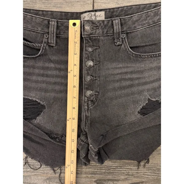 We The Free Free People Distressed Denim Shorts Washed‎ Black Size 31 Button Fly - Image 7