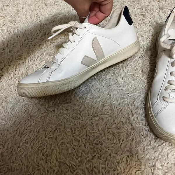 VEJA Campo Sneaks Size womens 6 - Image 4