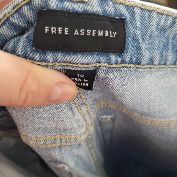 Free Assembly Jeans High Rise 90s Straight Leg Light Wash Ripped High Waist 10 - Image 8