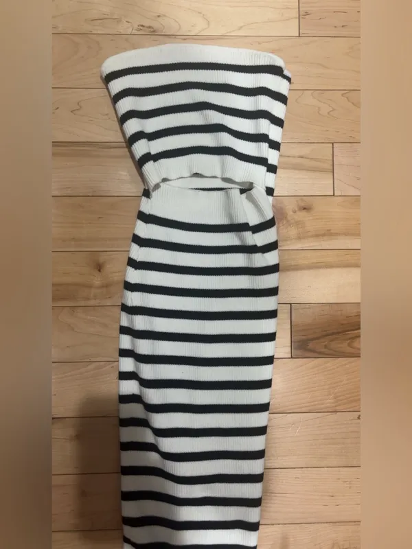 Lulu’S Trend-Worthy White Striped Ribbed Cutout Strapless Midi Dress - Image 5