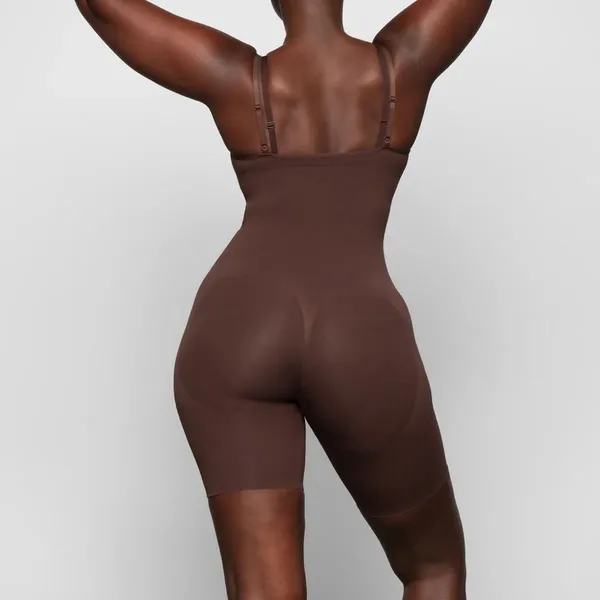 SKIMS shapewear bodysuit seamless sculpt open bust bodysuit cocoa NWOT size 2X - Image 4