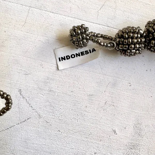 Black and grey twisted seed beaded Indonesian necklace - Image 5