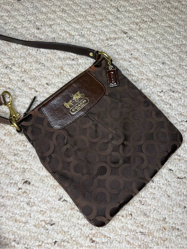Y2K Coach Signature Op Art Madison Crossbody Bag in Brown Coach Monogram Purse - Image 5