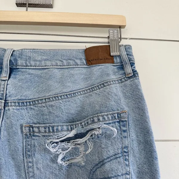 American Eagle Women’s 12 Short Highest Rise 90s Boyfriend Very Distressed Jeans - Image 4