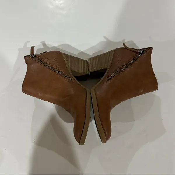 DV Dolce Vita Brown Asymmetrical Zipper Heeled‎ Booties Size 10 - Image 3