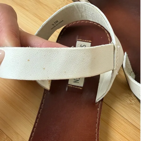 Steve Madden Bayle-R White Sandals Vegan Leather Silver Hardware Size 9.5 - Image 10