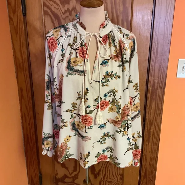 Entro Boho Floral Peasant Blouse Cream Bird Print Tassel Tie Top - Image 5