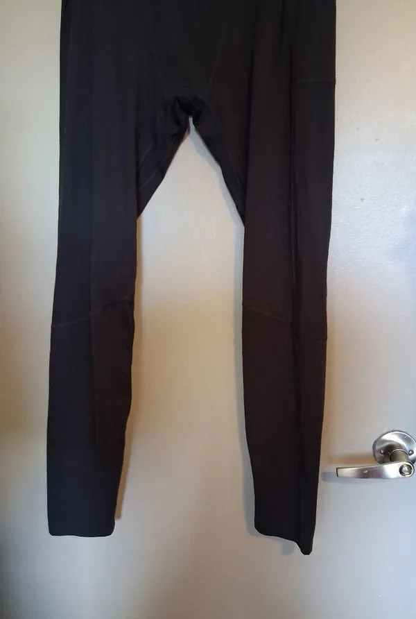 Gymshark workout exercise leggings with deep pockets in black size large. - Image 3