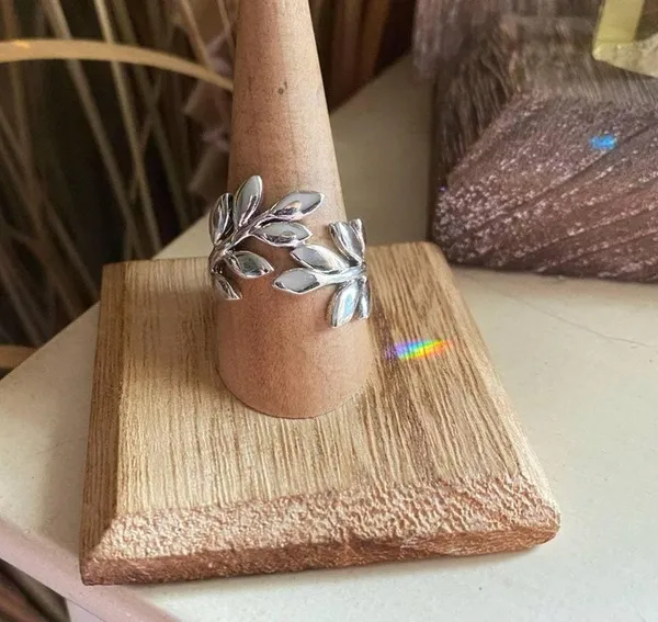 Sterling Silver Vines Leaves Ring Sizes 6,8,9,10 - Image 2