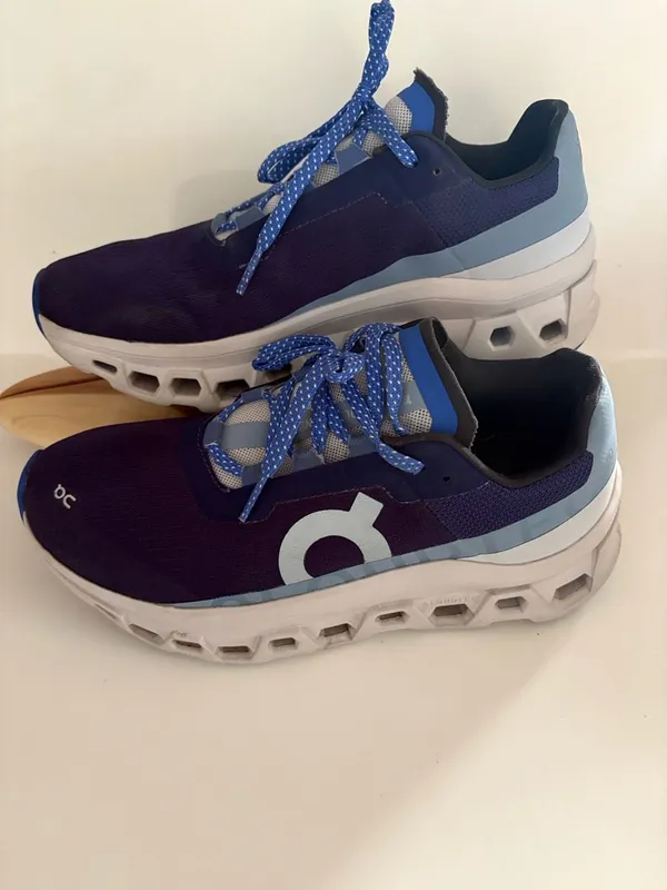 On Cloud Cloudmonster Running Shoes Navy Blue Light Blue Size 7.5 - Image 4