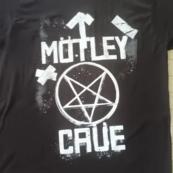 NWOT Motley Crue T-Shirt The Stadium Tour 2022 Size Large - Image 3