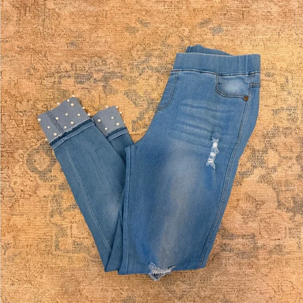 JVINI NWOT High Rise Distressed Jeggings with Pearl Cuffs - Image 3