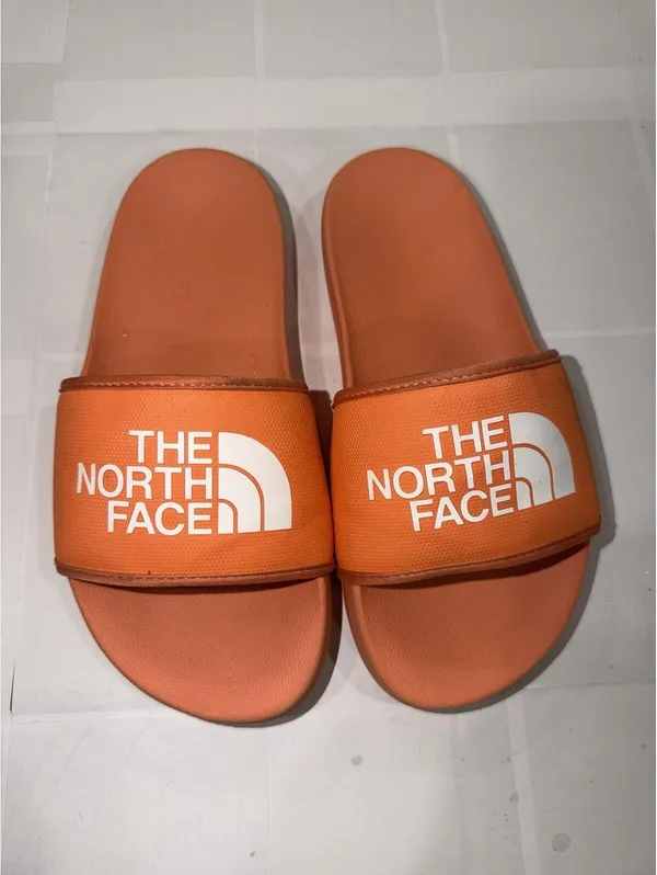 Size US Women’s with box North face women’s Base Camp Slide - Image 5