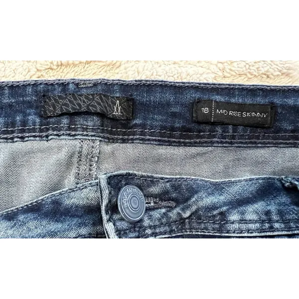 Lala Anthony Distressed Distressed Stretch Blue Denim Jeans plus Size 18 - Image 5