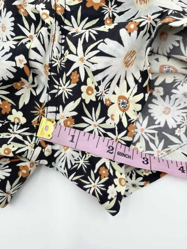 Patagonia Women's 2.5" Barely Baggies Multifunction Shorts Size Small Floral - Image 10