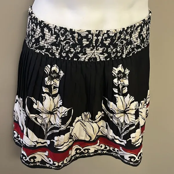 White House Black Market Black Floral Lined Pleated Elastic Waist Skirt- Medium - Image 3