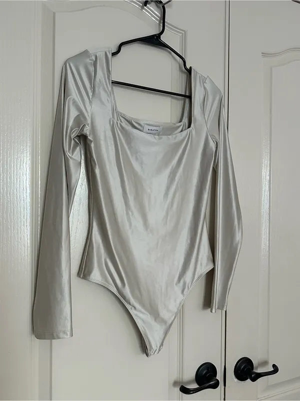 Babaton Satin-Look Square-Neck Long-Sleeve Bodysuit in Ivory - Image 3