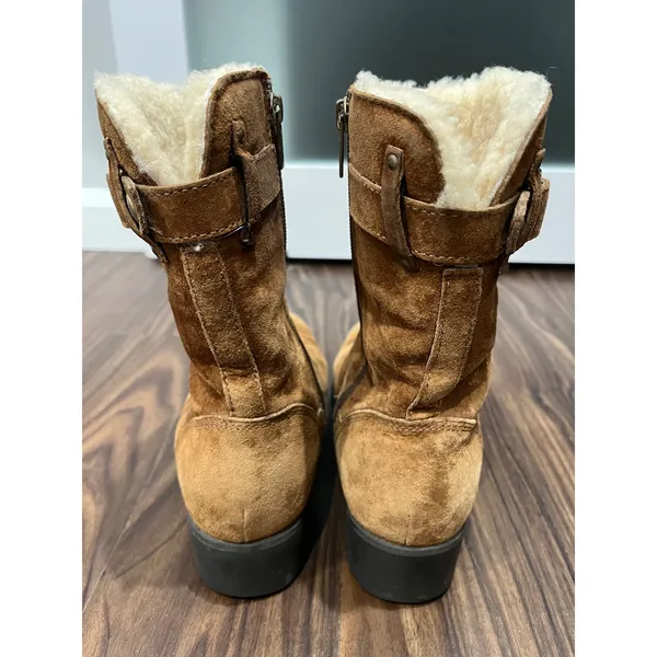 UGG Australia 1982 Chestnut Suede Sheepskin Lined Buckle Boots Womens 7 - Image 3