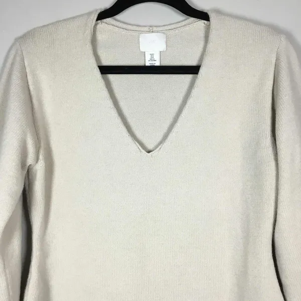 H&M Off White Minimalist Clean Girl Knit V Neck Oversized Sweater S Autumn Fall‎ - Image 2