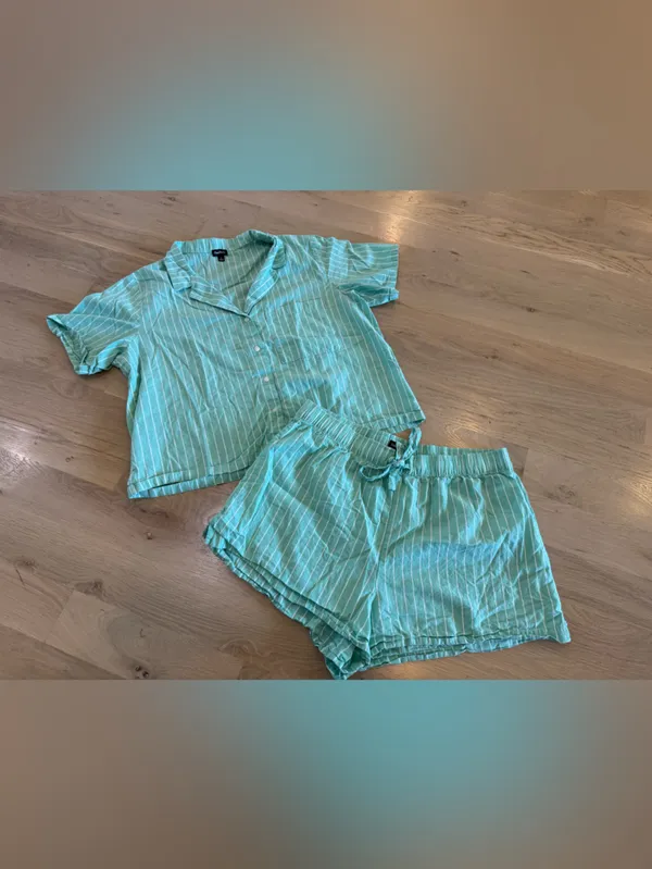 GAP BODY poplin cotton short sleeve top and shorts pajama green stripe set large - Image 2