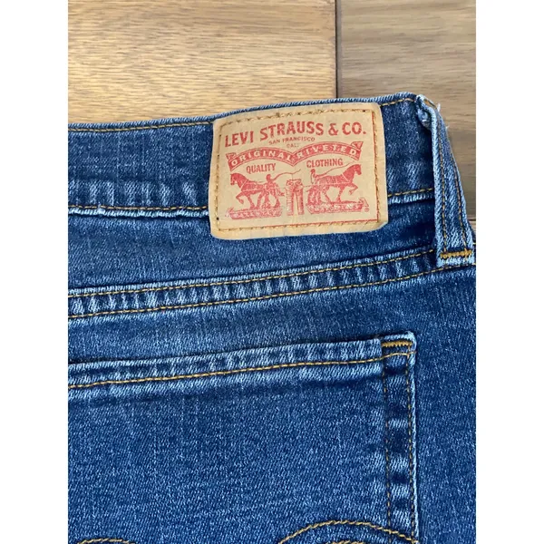 Levi’s 414 Relaxed Straight Jeans Size 29 Mid Wash Classic Straight Leg - Image 8