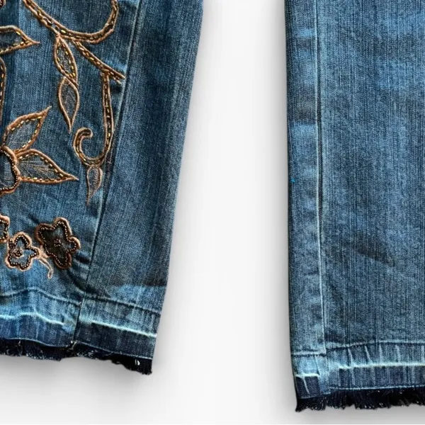 24 Karat Embellished Beaded Embroidered High Waisted Jean Size 6X32 Med Wash - Image 5