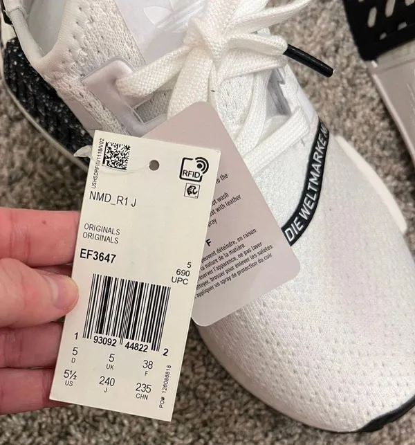 3 Stripes Sneakers - Image 7