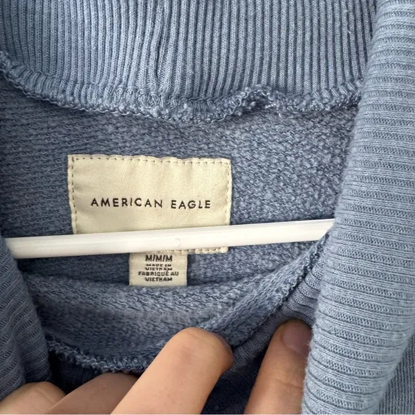 American Eagle Blue Turtleneck Sweatshirt - Image 4