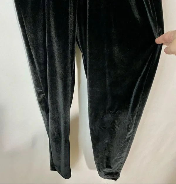 Topshop Women’s Sleeveless Faux Wrap Velvet Jumpsuit Black Size 6 EUC - Image 3