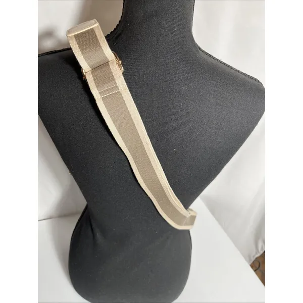 Universal Threads Crossbody Bag Womens Small Light Beige Zip Pockets Adjustable - Image 3