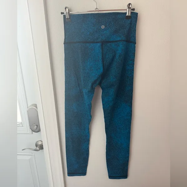 • Lululemon • Women’s Wunder Under Leggings Size 6 - Image 2