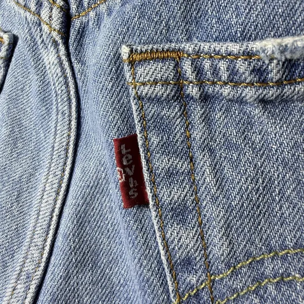 Levi’s 501 Women’s Denim Cut Off Shorts W33 Distressed Frayed Hem Blue‎ - Image 12