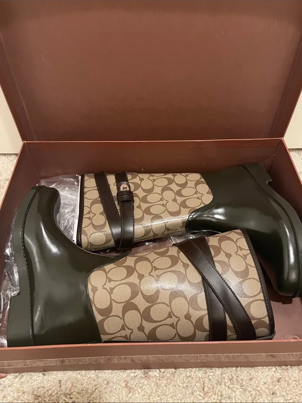 Coach Trisha brown boots size 6 - Image 7