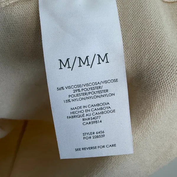 Cabi Vneck short sleeve cream sweater size medium - Image 3